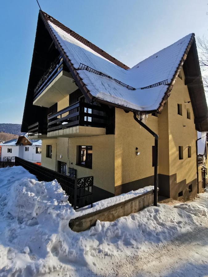 Apartament Kalinderu K1 Буштені Екстер'єр фото